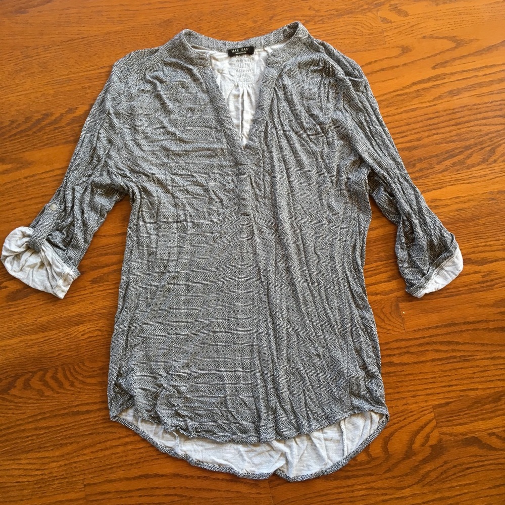 Max Jeans V-Neck 3/4 Sleeve Top